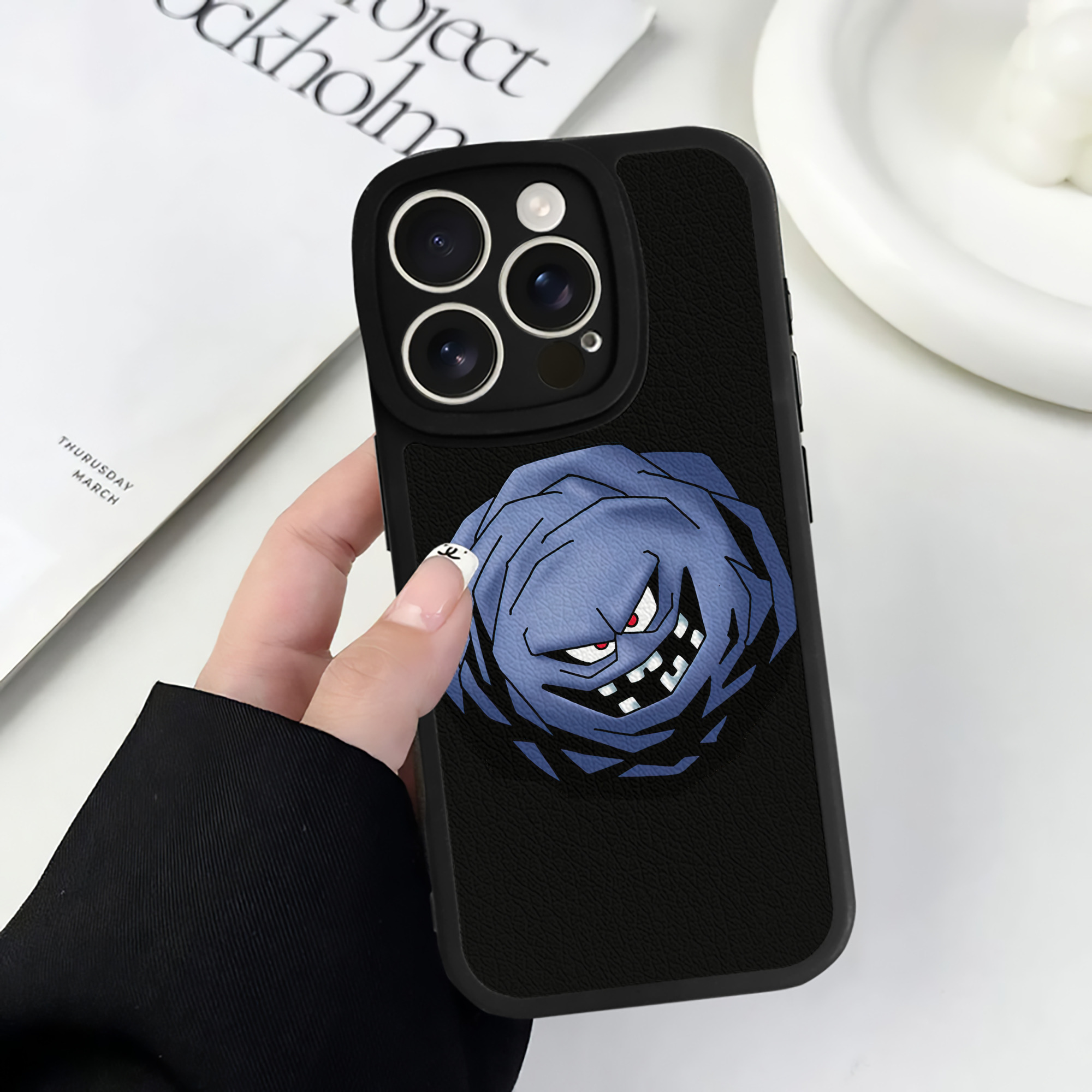 （画像用） ドラゴンクエスト Doragon Kuesuto Dragon Quest 【iPhone 16シリーズ対応】シリコンスマホケース（レザー調） 材質：シリコン